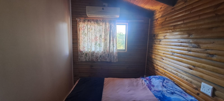2 Bedroom Property for Sale in Meerenbosch Western Cape